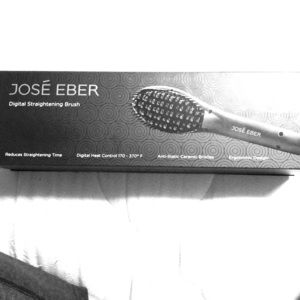 Jose Digital Straightening Brush